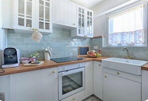 Microwave, oven, stovetop, dishwasher