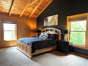 3 bedrooms, iron/ironing board, free WiFi, bed sheets - VIEWS,  Mins to DollyWood , HotTub , GameRM , PETS . (Pigeon Forge)