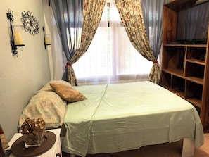 2 bedrooms, WiFi, bed sheets