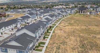 North Ogden Townhouse Near Ski Resorts + Pet-Friendly