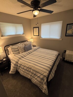 2 chambres, fer et planche à repasser, Wi-Fi, draps fournis