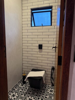 Shower, jetted tub, hair dryer, towels - Luxury loft with jacuzzi, Casinhas do morro. (Gamboa)