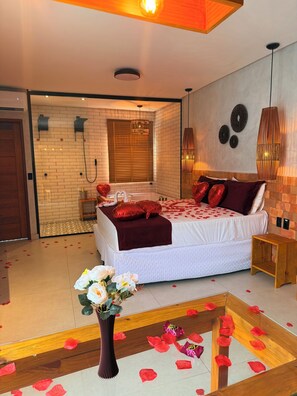 1 bedroom, iron/ironing board, WiFi, bed sheets - Luxury loft with jacuzzi, Casinhas do morro. (Gamboa)