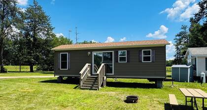 Rental Cabin #305 w/ Queen bed