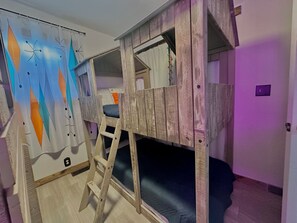 3 bedrooms, free WiFi, wheelchair access
