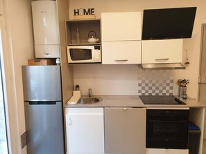 Micro-ondes, four, plaque de cuisson, lave-vaisselle
