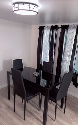 Dining - 3-bedroom house in lovely Oshkosh with AC (Oshkosh)