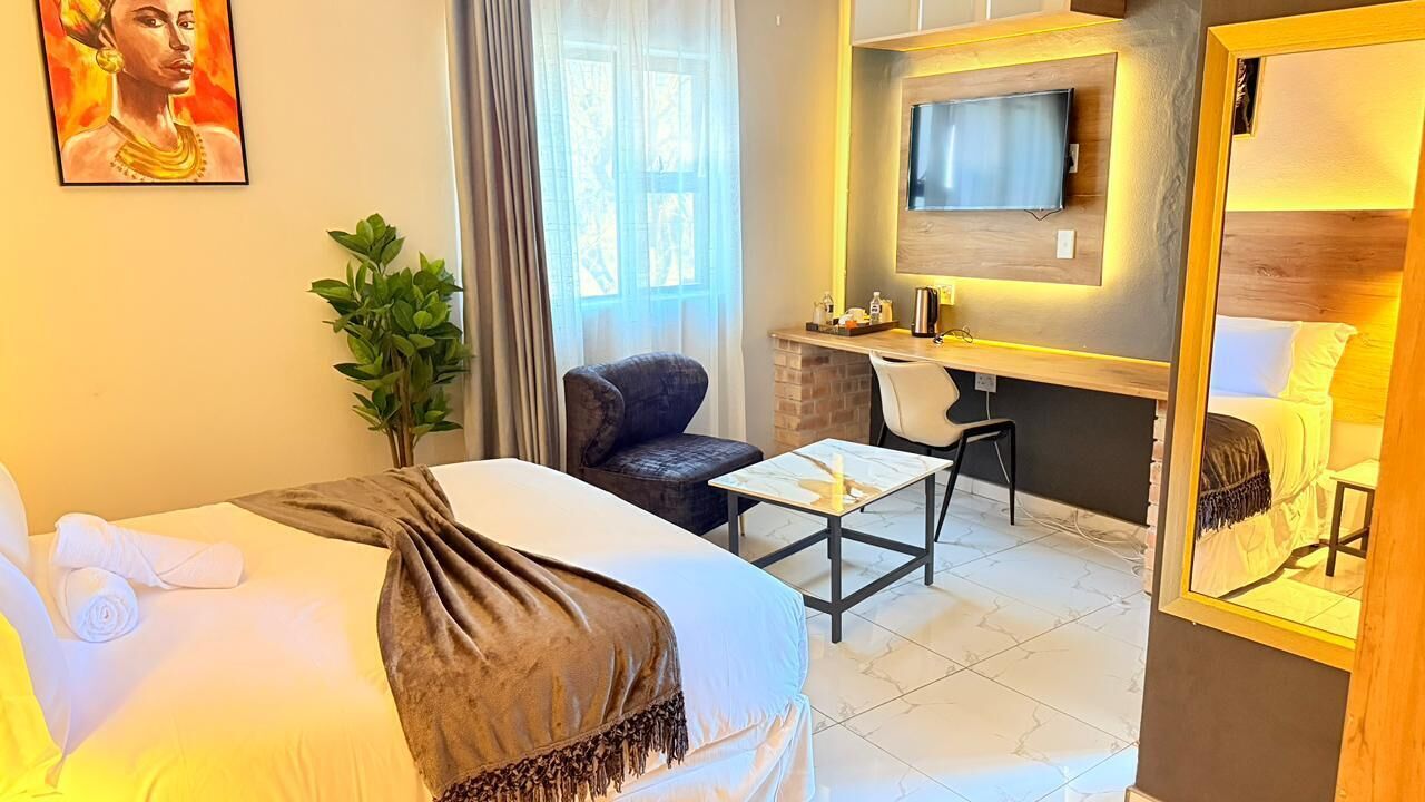 Comfort Single Room | Desk, laptop workspace, iron/ironing board, free WiFi