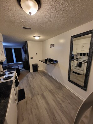 Private kitchen - Cool apartment with AC in vibrant Rotterdam (Rotterdam)