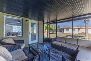 Terrace/patio - Peaceful Venice Home: Minutes to Multiple Beaches & Scenic Trails (Venice)