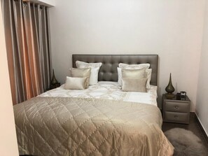 3 室のベッドルーム、WiFi、ベッドシーツ