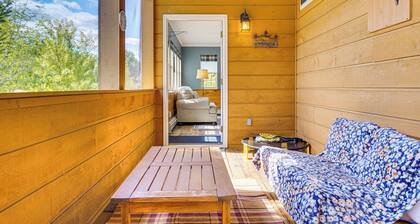 Family Friendly 3BR 3.5BA Lodge w/ Lake & Beach, Screened Patio, Grill, Sunroom