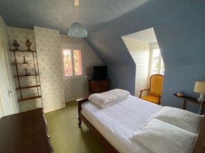 3 bedrooms, iron/ironing board, free WiFi