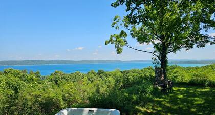 Above Crystal Lake - Hot Tub and Panoramic Views