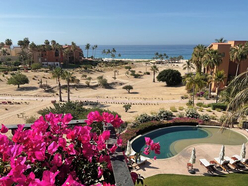 Private,Presidential Suite, Relaxing 2-bedroom with RT Transportation