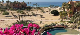 Private,Presidential Suite, Relaxing 2-bedroom with RT Transportation