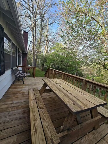 Comfortable and Convenient house in Robbinsville