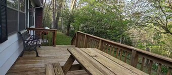 Comfortable and Convenient house in Robbinsville