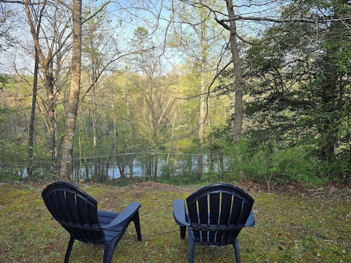 Comfortable and Convenient house in Robbinsville