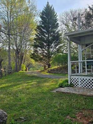 المنطقة المحيطة بالمنشأة