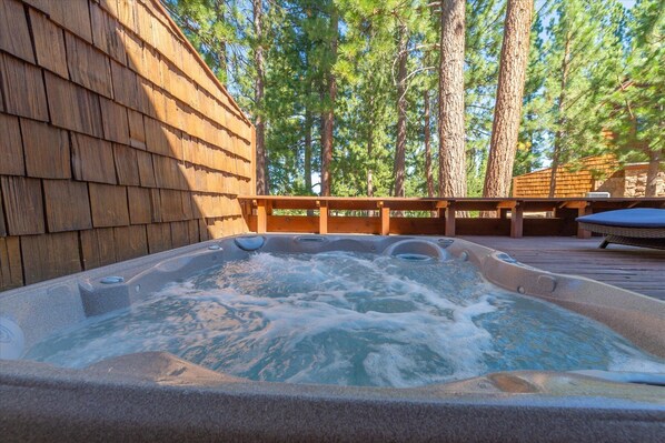 Outdoor spa tub