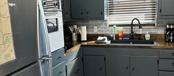 Charming Duplex 1401 1/2 East Unit