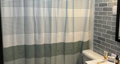 Charming Duplex 1401 1/2 East Unit