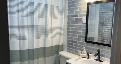 Charming Duplex with New AC & heater with WiFi
