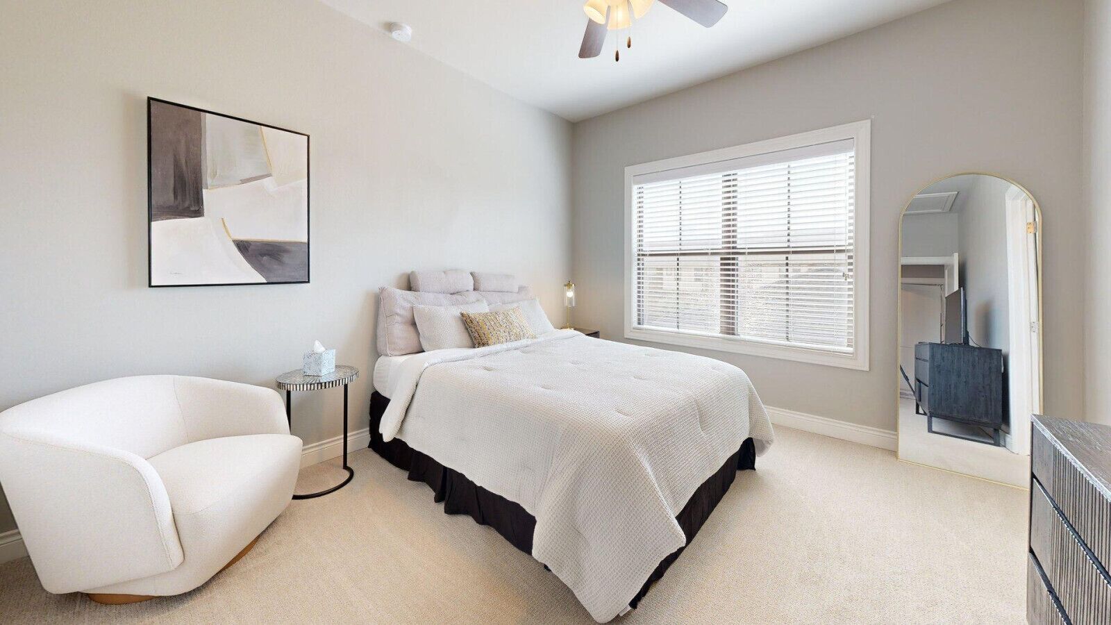 3 chambres, bureau, accès au Wi-Fi (inclus)