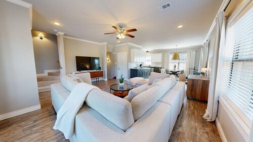 Northgate Landing-  Walk to A&M & Nightlife