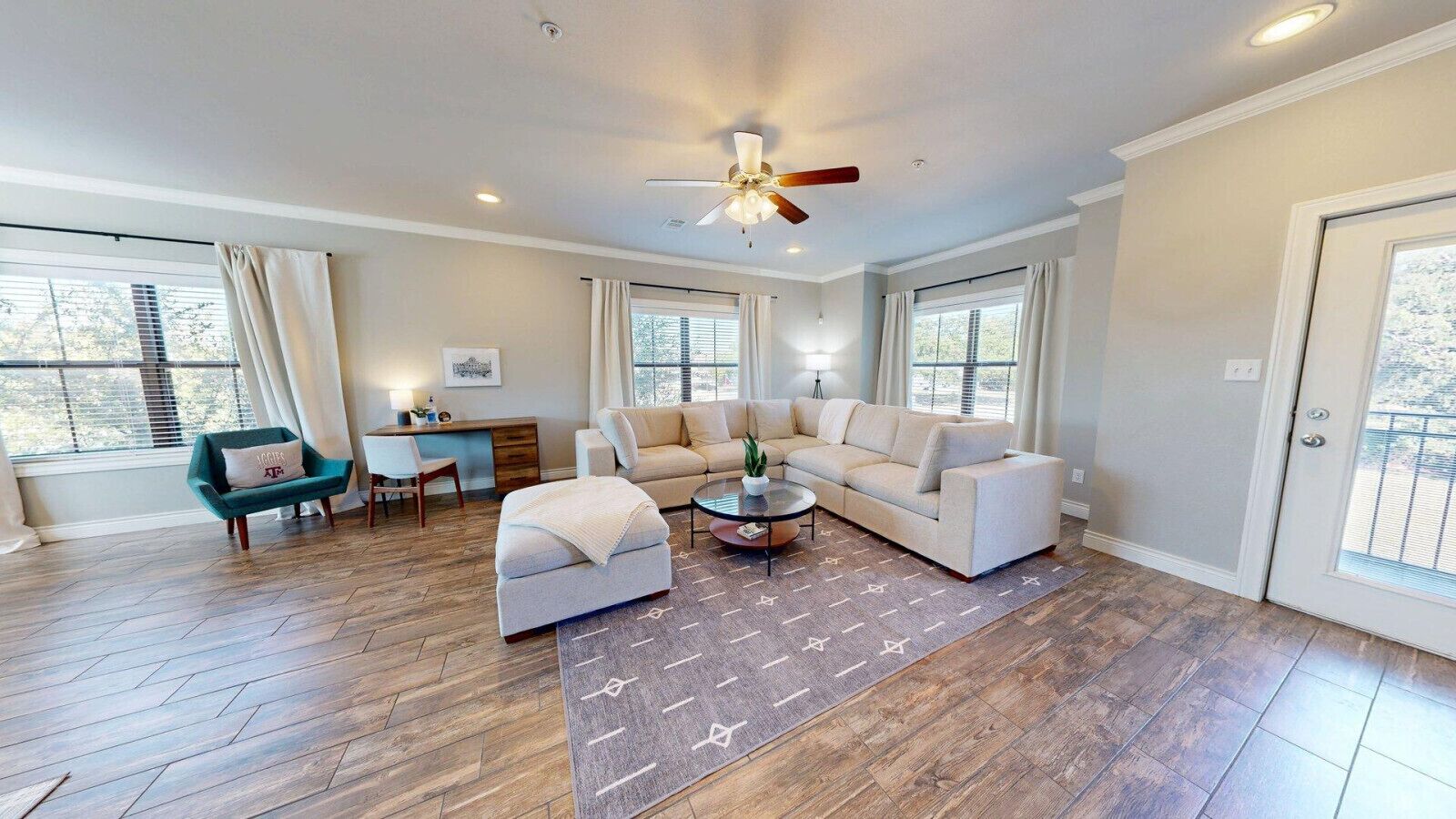 Smart TV, DVD player