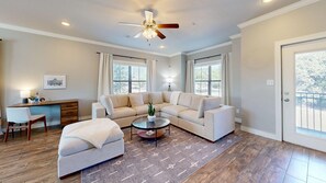 Smart TV, DVD player