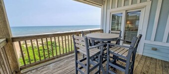 NEW listing! Sail Away - Ocean front TOP floor condo in charming Rodanthe