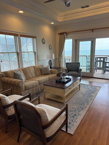 NEW listing! Sail Away - Ocean front TOP floor condo in charming Rodanthe