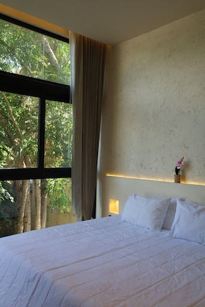 Premium bedding, minibar, in-room safe, desk