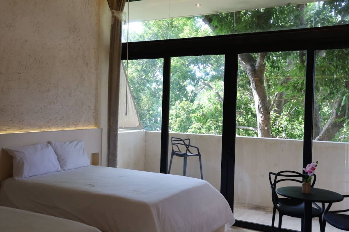 Deluxe Double Room, 2 Double Beds, Housekeeping, Garden View