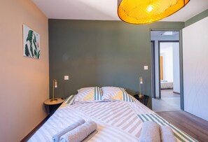 3 bedrooms, iron/ironing board, free WiFi