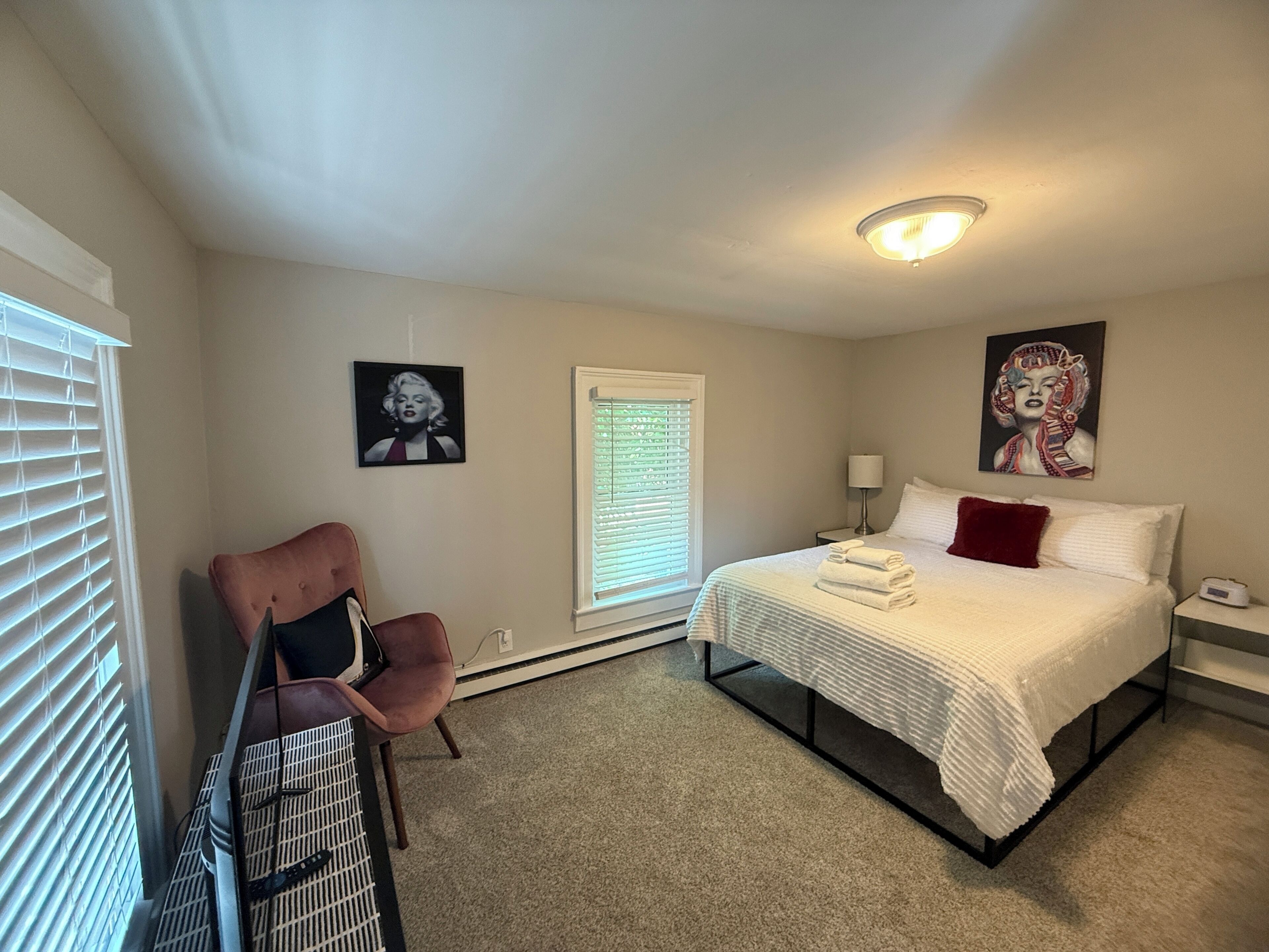 2 bedrooms, iron/ironing board, travel crib, free WiFi
