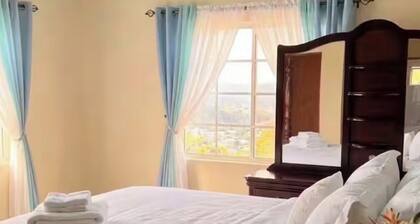 Entire Hilltop Retreat – 4BR Home, King Suite & Panoramic Views – Mandeville