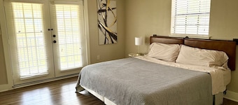 Minutes off I-35W - close to all the area attractions!
