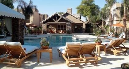 Modern 2BR/2BA Retreat: Ground Floor / Pool, Spa, Gym / North Scottsdale Getaway