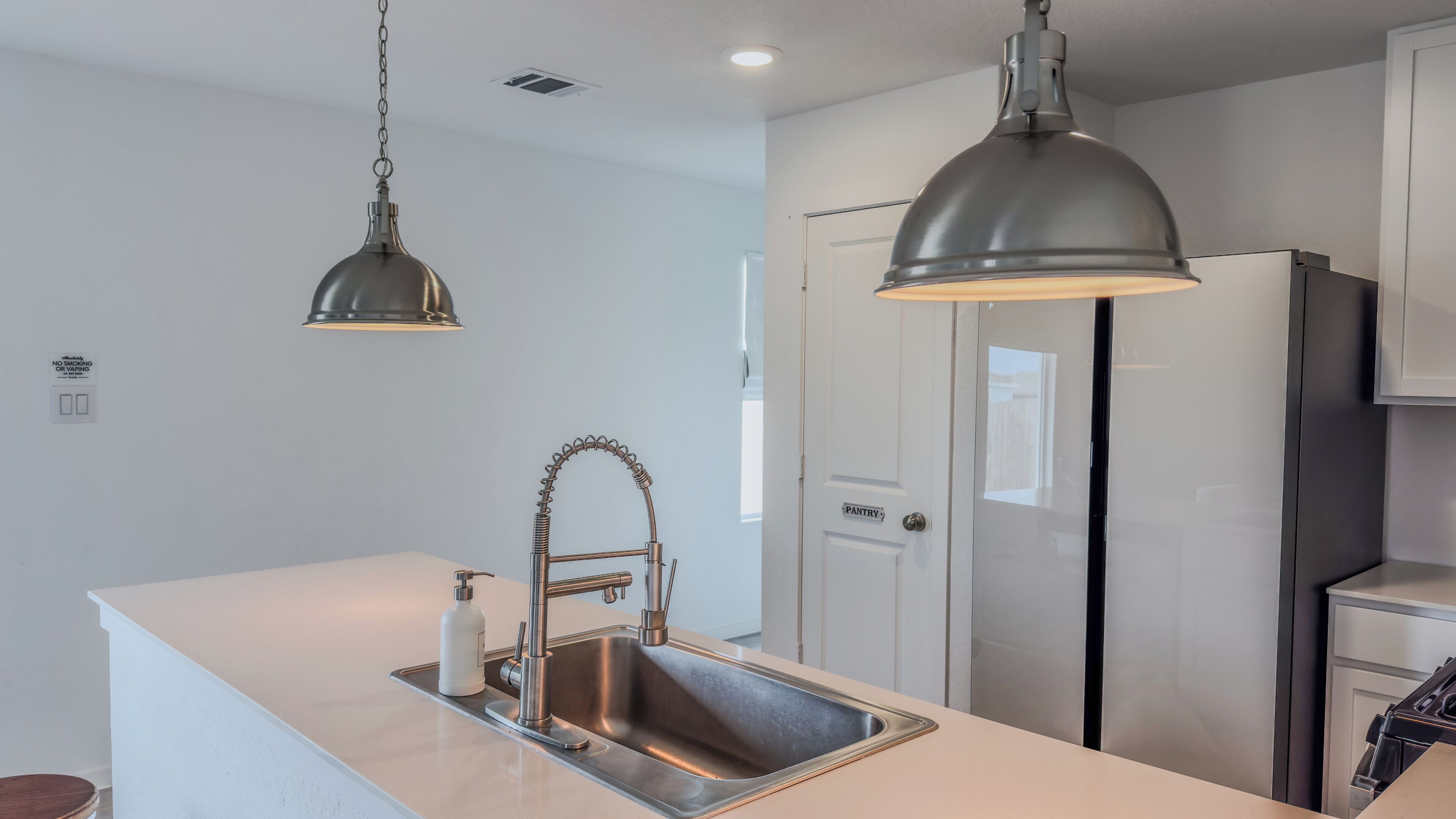 Micro-ondas, fogão, cooktop, lava-louças