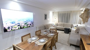 Family Apartment, City View | Living room