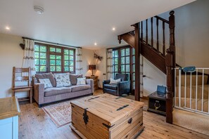 テレビ、DVD プレーヤー