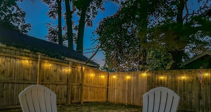 Charming 3-bedroom house, Game Room, Office, Sea-Breeze, Lake Ontario, Rochester