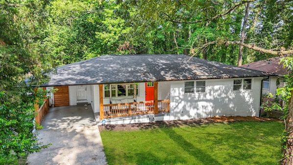 Exterior - 25+ Couples & Families 2 BD 1BA Near Mercedes Benz Stadium, Hartsfield-Jackson (Atlanta)