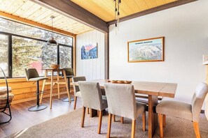 Dining - Snowdrift at Canyon Lodge (Mammoth Lakes)