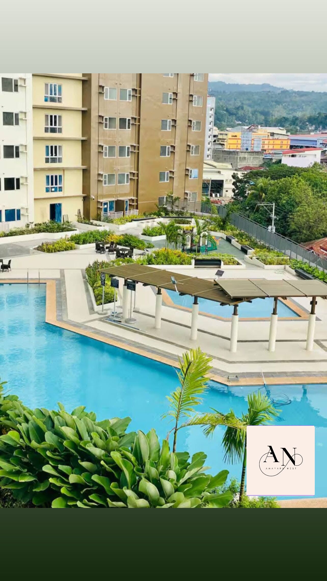 Vista frontal de la propiedad