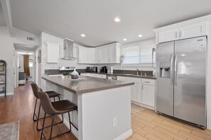 Private kitchen - 4-bedroom 3 bathroom cozy home in Anaheim (Anaheim)