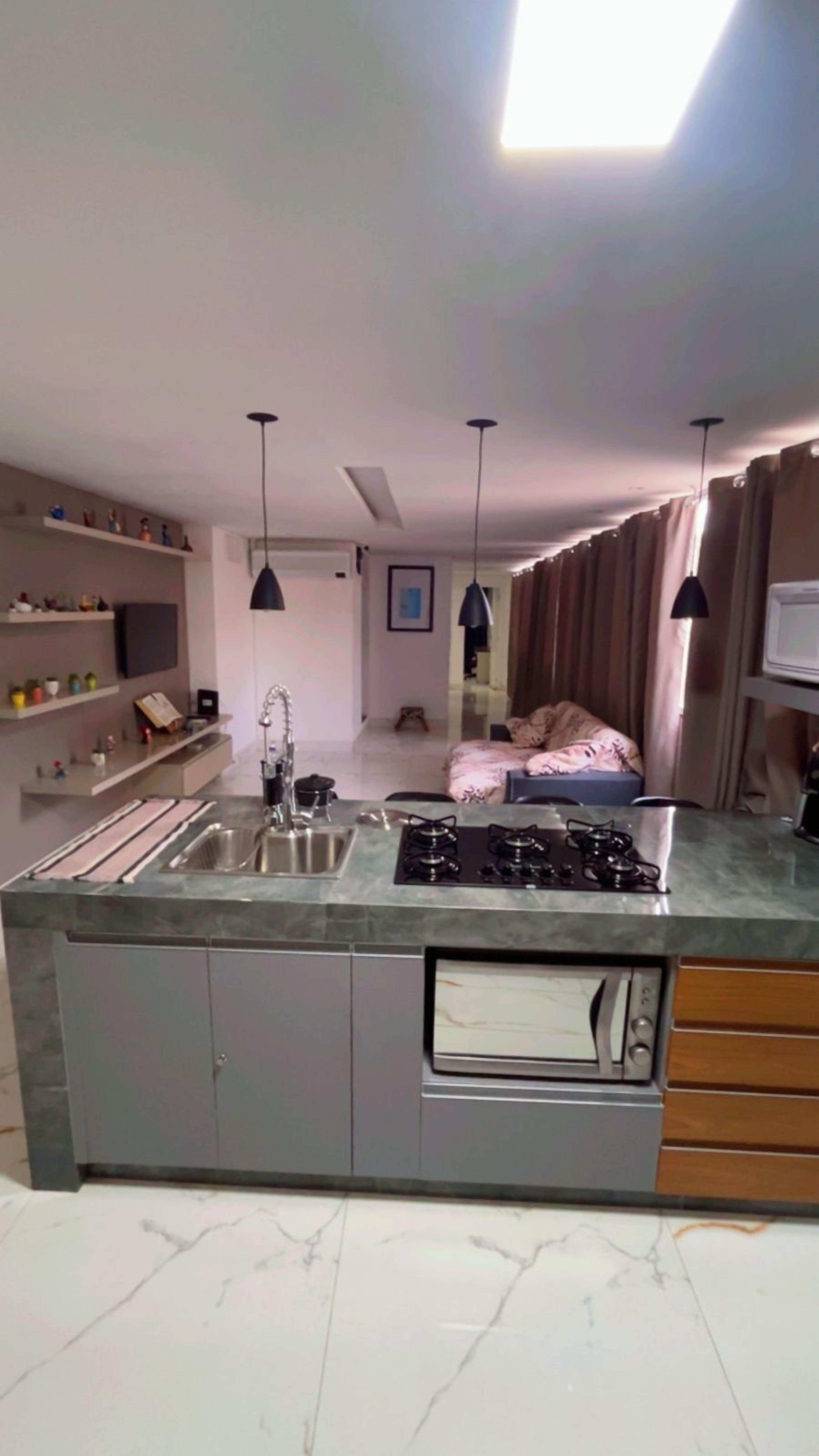 Fridge, cookware/dishes/utensils